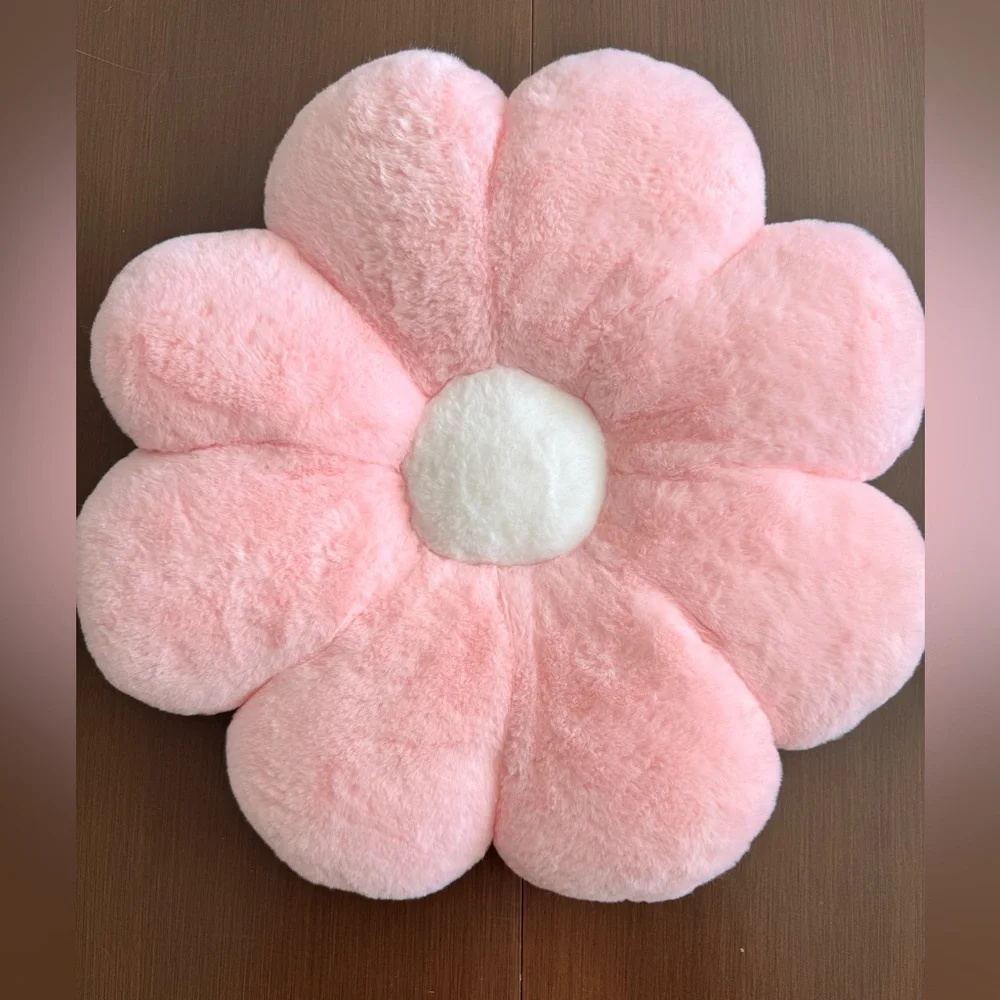 🌸 Pink Flower Shaped Pillow/Plush Cushion for Bohemian Style Room Decor